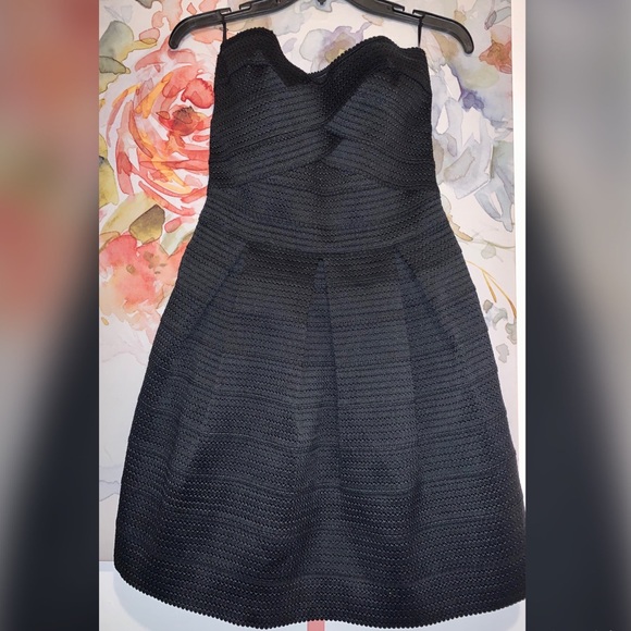 Express Dresses & Skirts - 💎 EXPRESS Strapless Sweetheart Cocktail Dress
